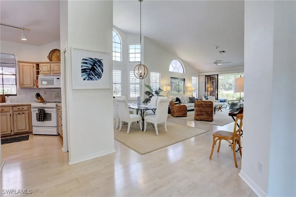106 Water Oaks Way Naples FL 34105