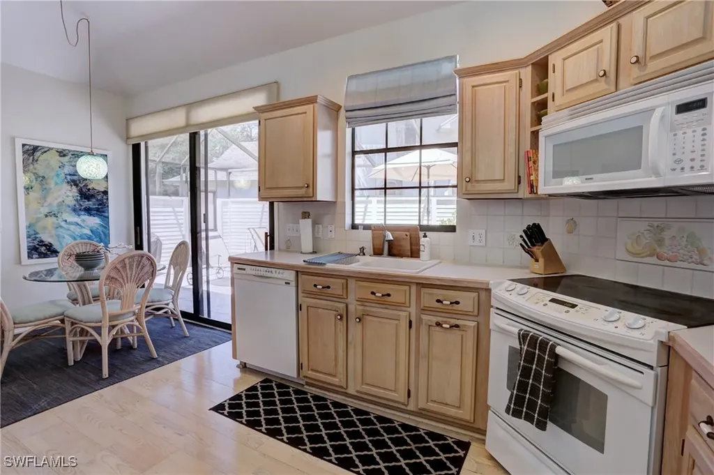 106 Water Oaks Way Naples FL 34105
