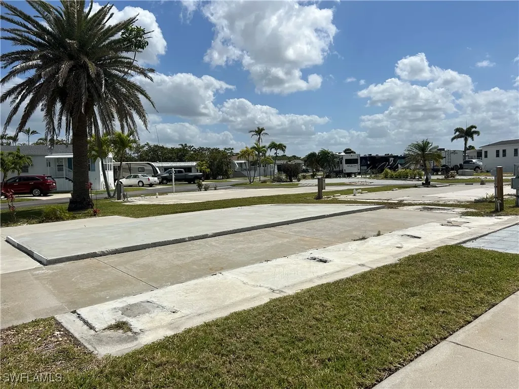 19681 Summerlin 352 Road Fort Myers FL 33908