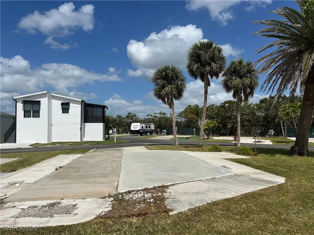 19681 Summerlin 352 Road Fort Myers FL 33908