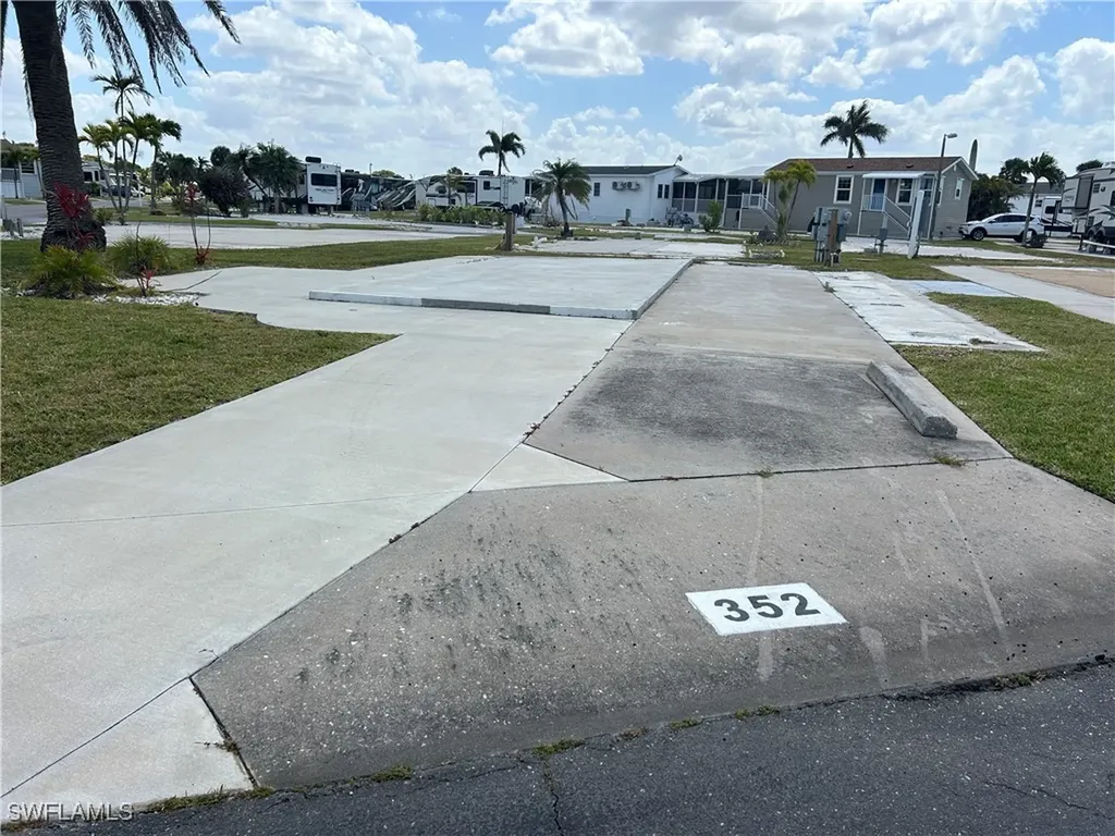 19681 Summerlin 352 Road Fort Myers FL 33908