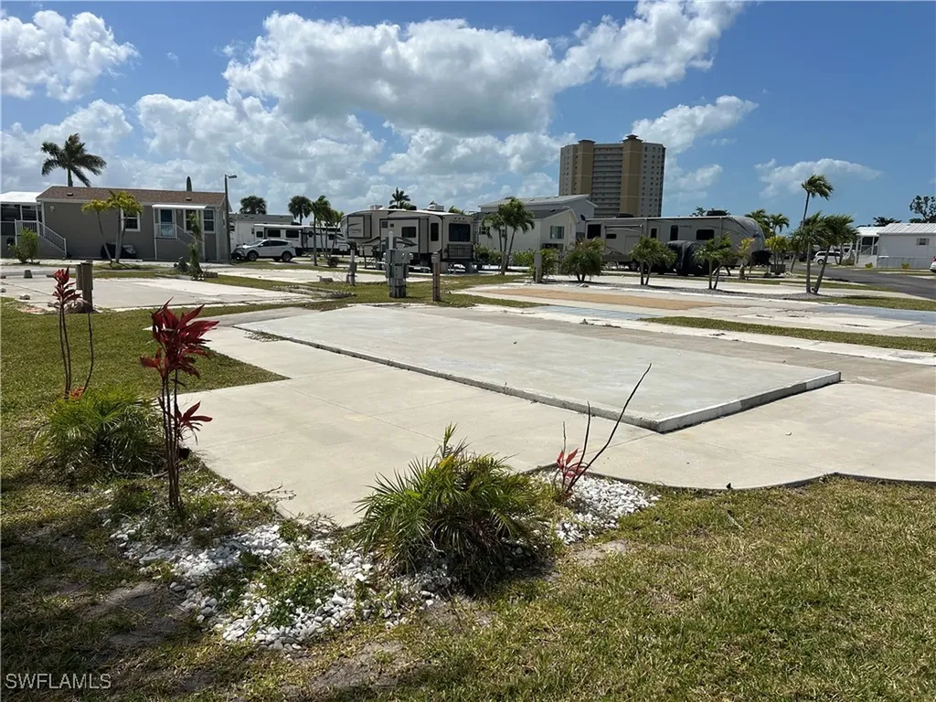 19681 Summerlin 352 Road Fort Myers FL 33908