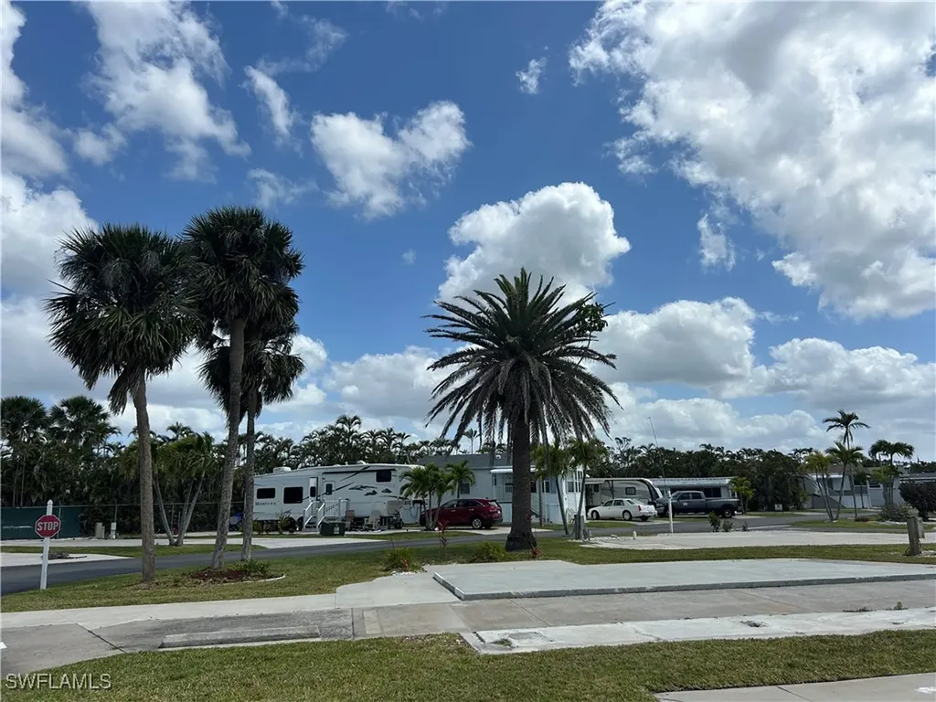 19681 Summerlin 352 Road Fort Myers FL 33908