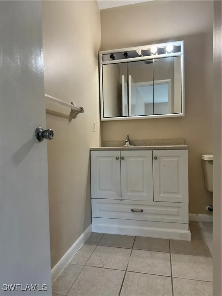 151 Cape Coral Parkway W Cape Coral FL 33914