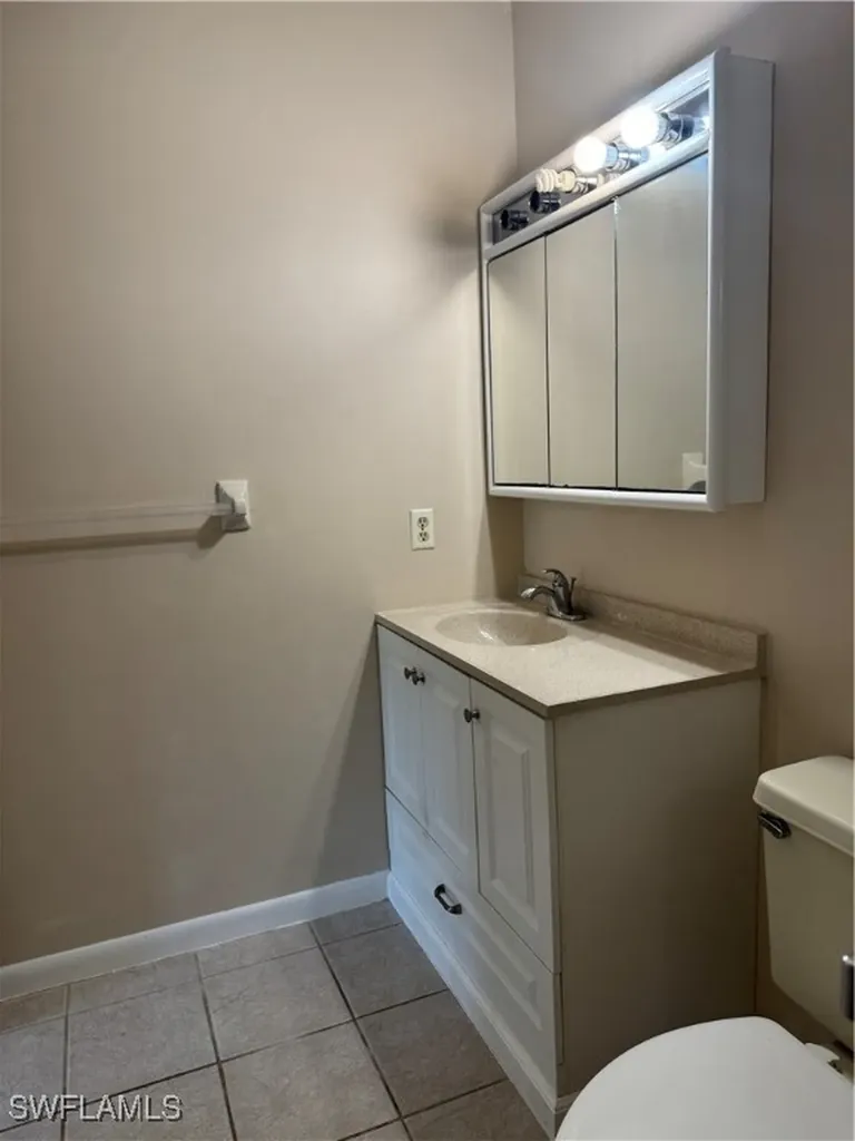 151 Cape Coral Parkway W Cape Coral FL 33914