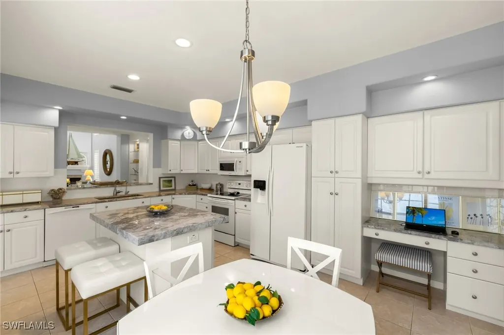 3872 Clipper Cove Drive Naples FL 34112