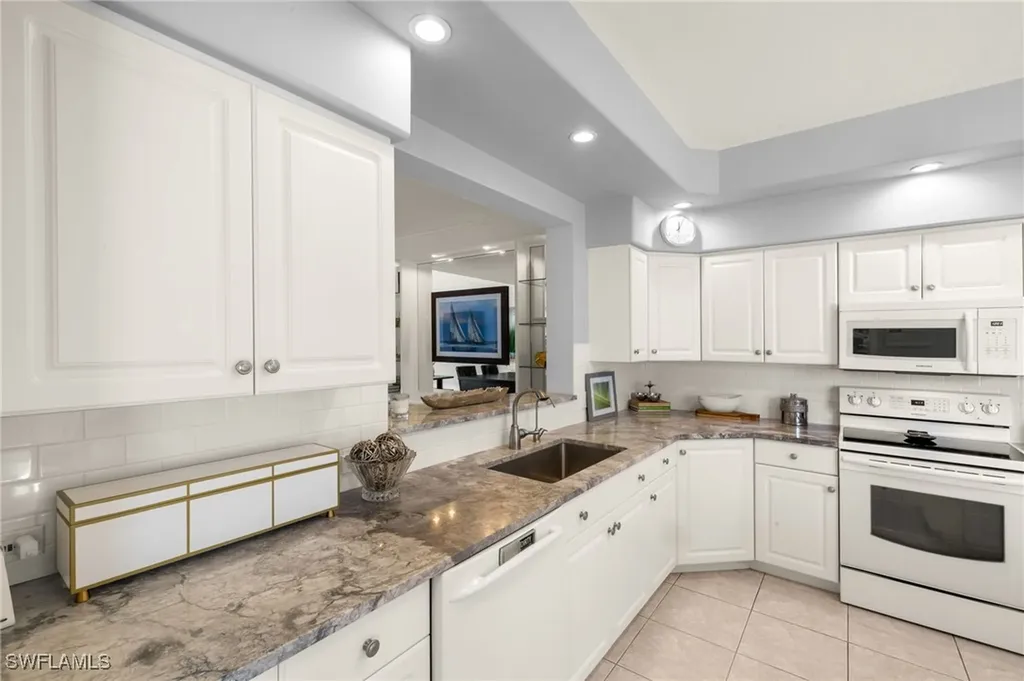 3872 Clipper Cove Drive Naples FL 34112