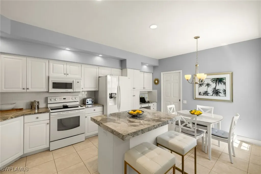 3872 Clipper Cove Drive Naples FL 34112