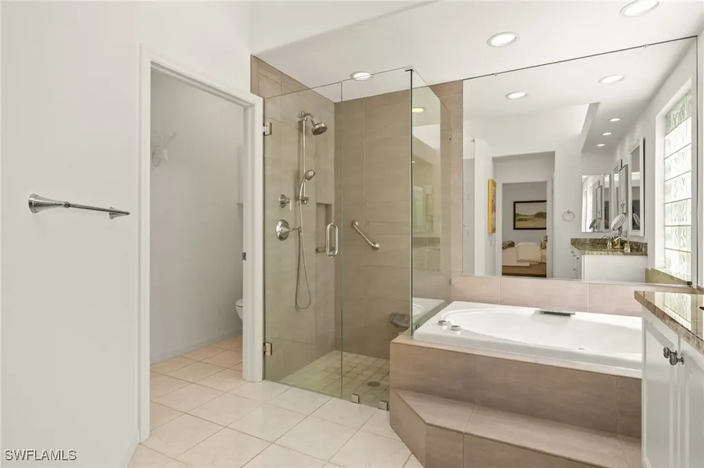 3872 Clipper Cove Drive Naples FL 34112