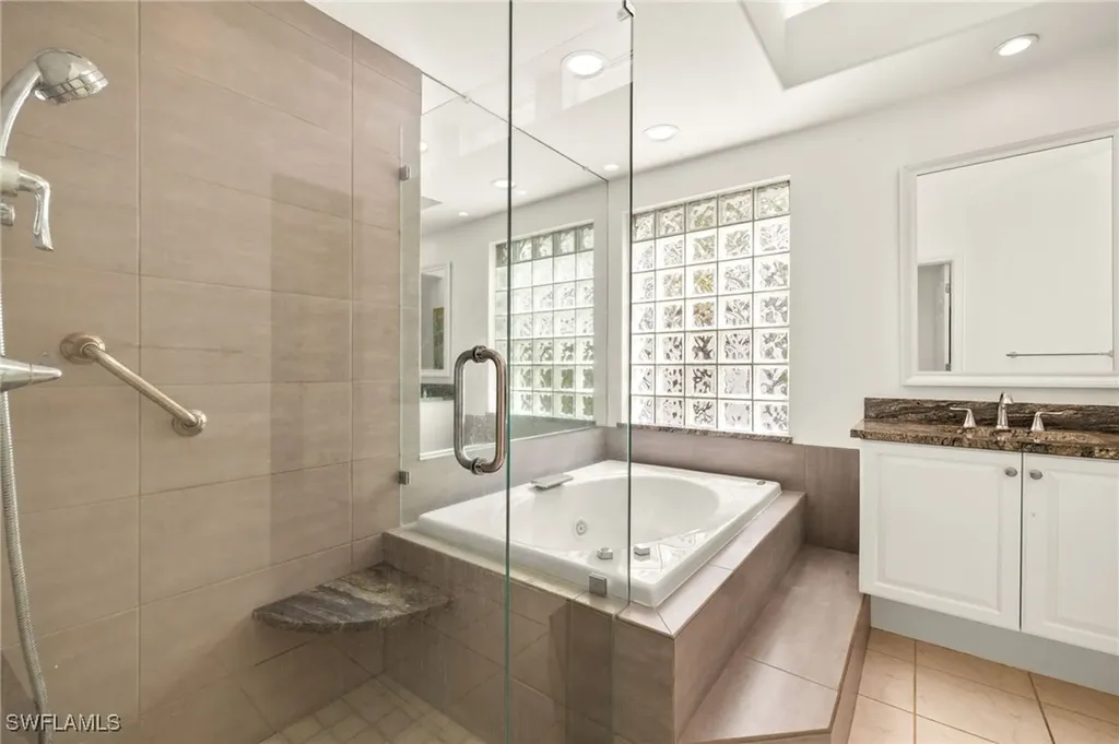 3872 Clipper Cove Drive Naples FL 34112