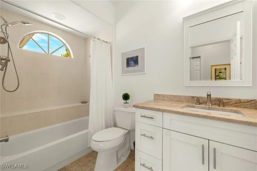 3872 Clipper Cove Drive Naples FL 34112