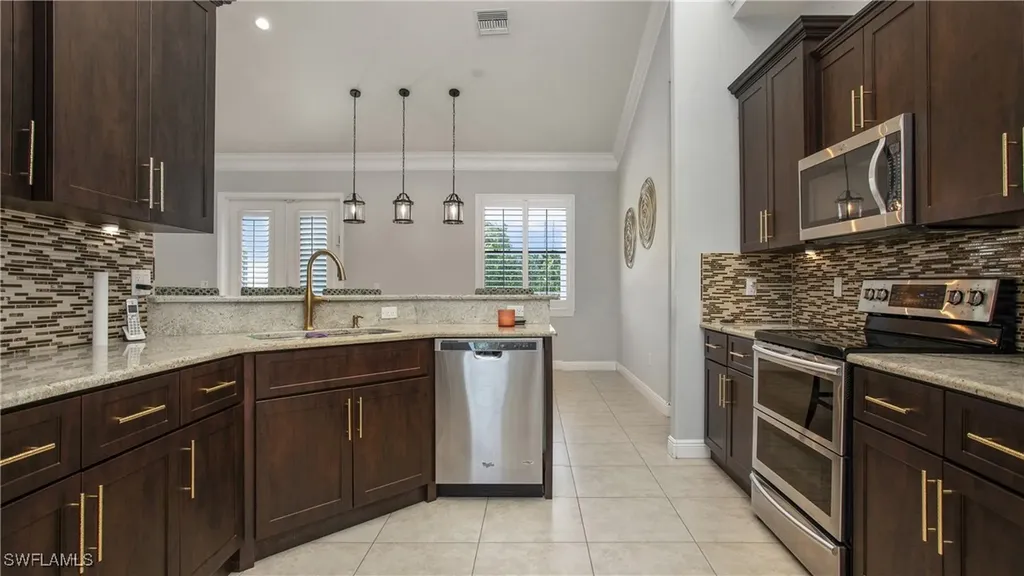 6341 Green Boulevard Naples FL 34116