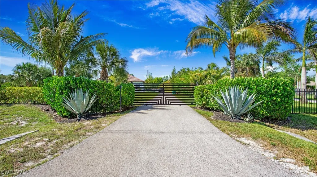 6341 Green Boulevard Naples FL 34116