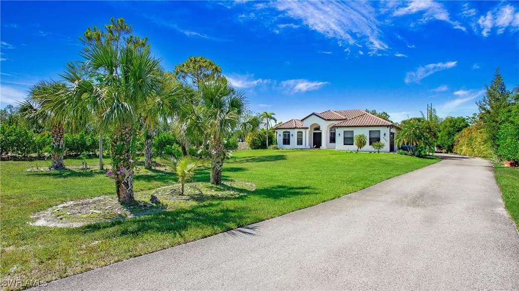 6341 Green Boulevard Naples FL 34116
