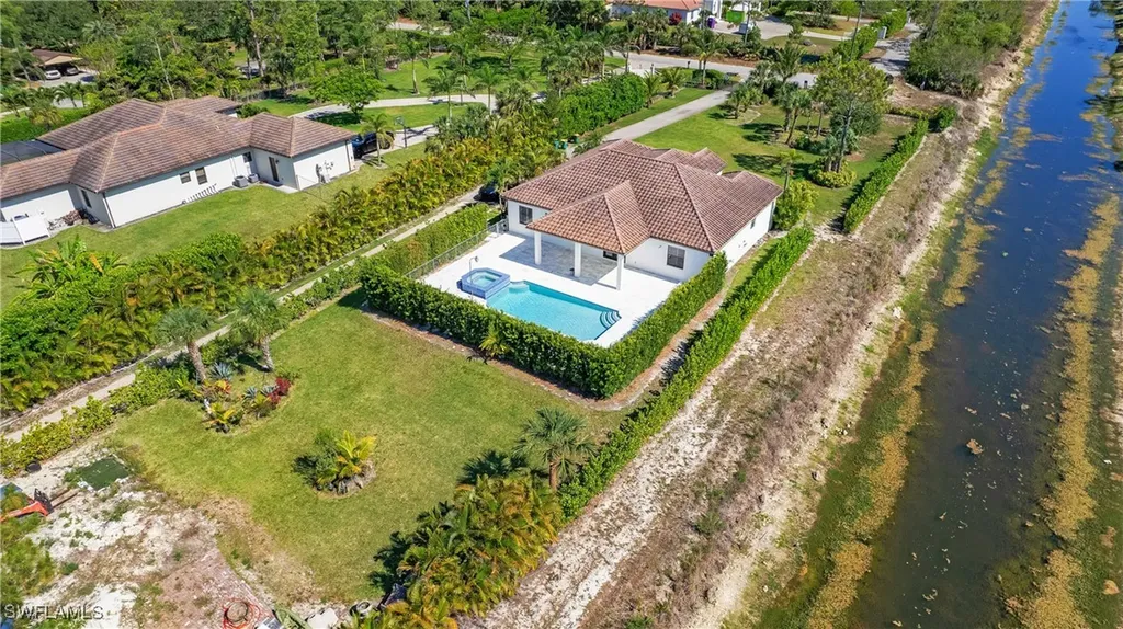 6341 Green Boulevard Naples FL 34116
