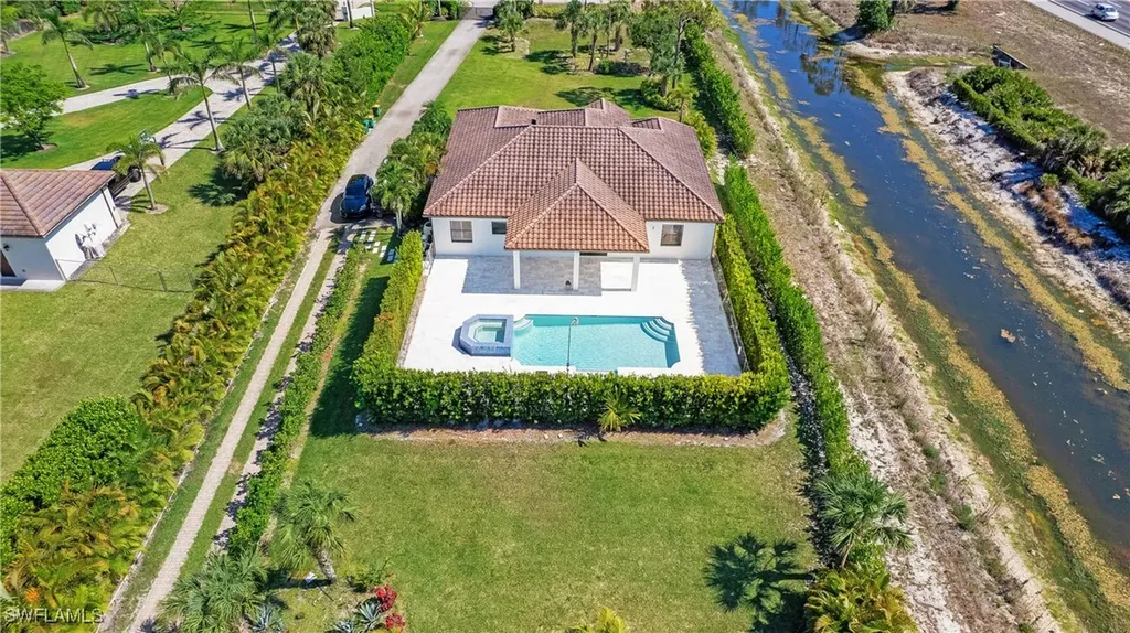 6341 Green Boulevard Naples FL 34116