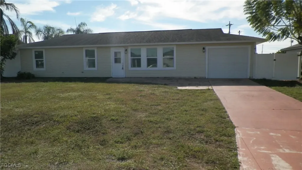 1614 NE 12th Street Cape Coral FL 33909