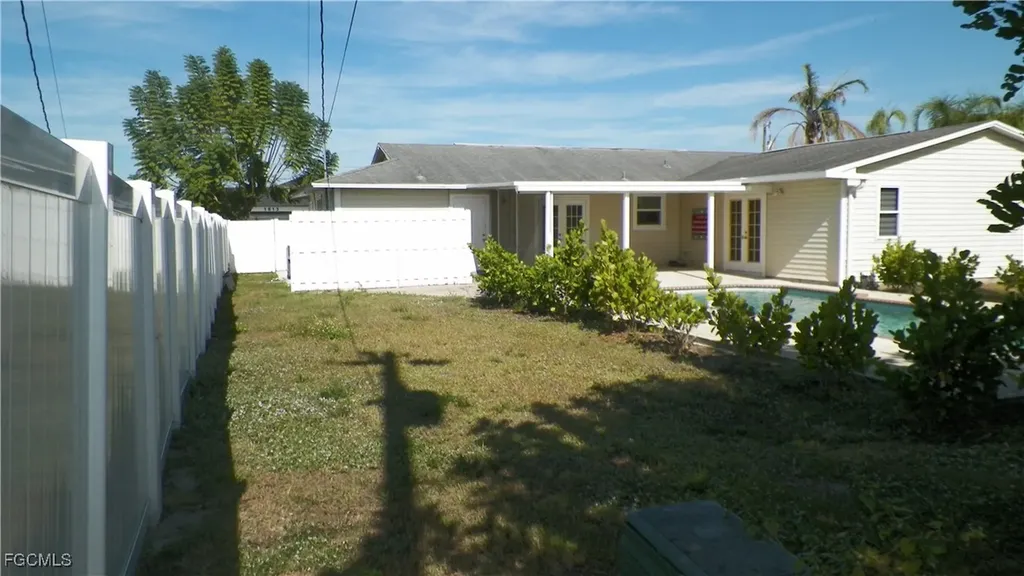 1614 NE 12th Street Cape Coral FL 33909