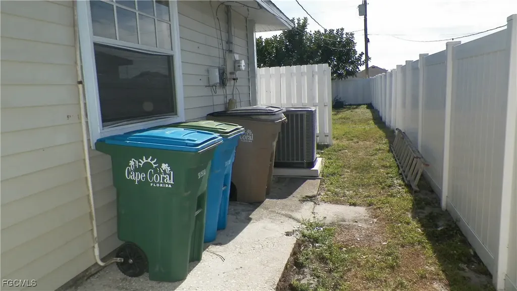 1614 NE 12th Street Cape Coral FL 33909