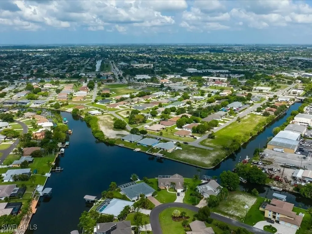 1001 SE 12th Lane Cape Coral FL 33990