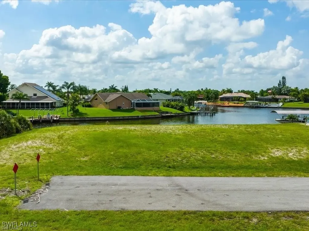 1001 SE 12th Lane Cape Coral FL 33990