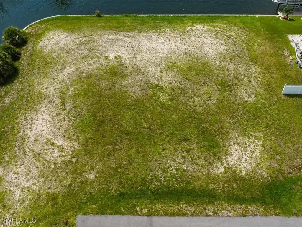 1001 SE 12th Lane Cape Coral FL 33990