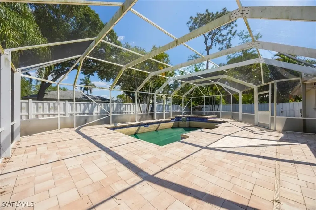 227 Kirtland Drive Naples FL 34110