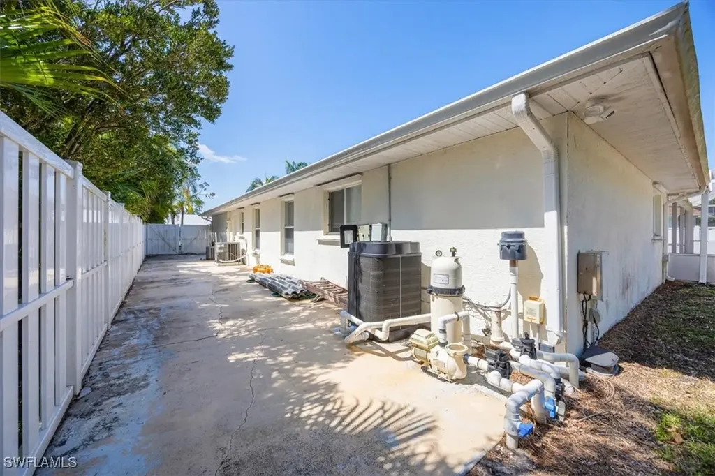 227 Kirtland Drive Naples FL 34110