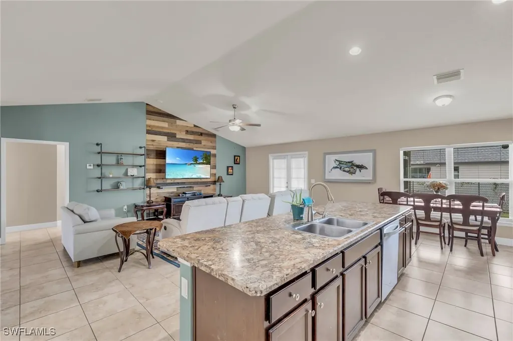3006 NE 6th Place Cape Coral FL 33909
