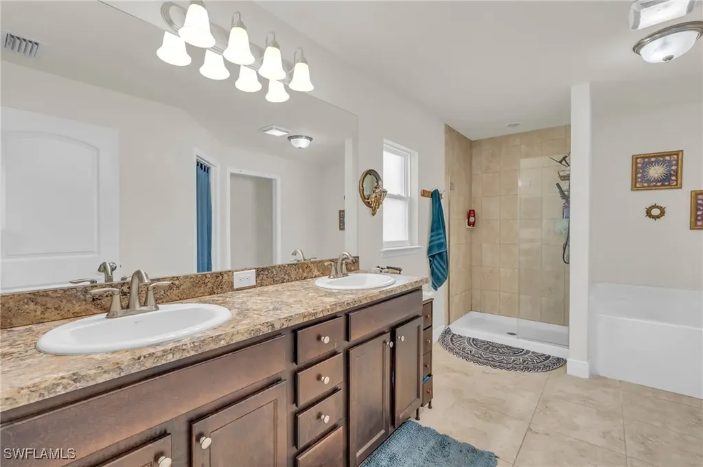 3006 NE 6th Place Cape Coral FL 33909