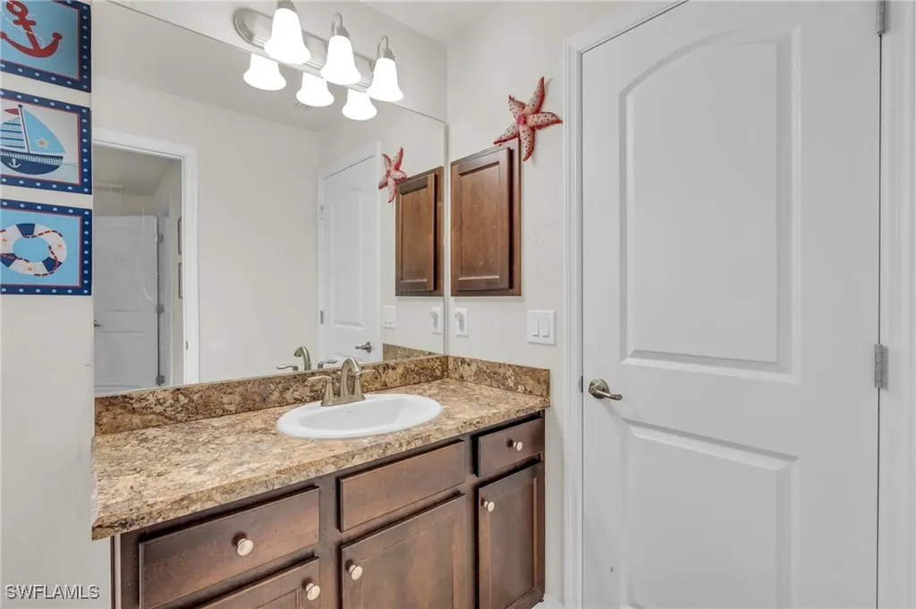 3006 NE 6th Place Cape Coral FL 33909