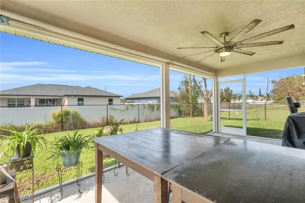 3006 NE 6th Place Cape Coral FL 33909