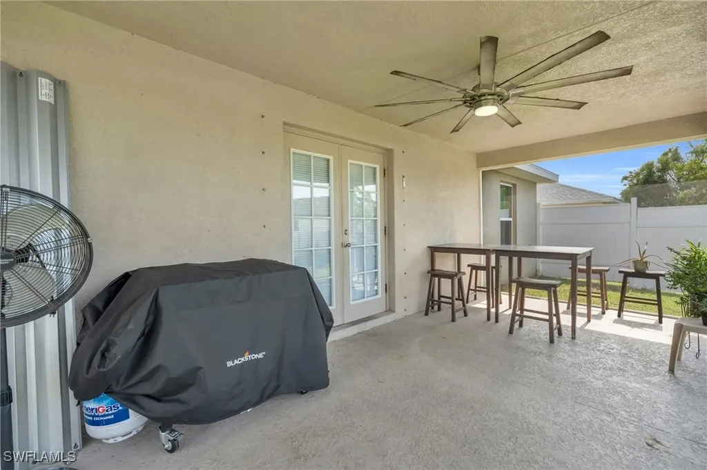 3006 NE 6th Place Cape Coral FL 33909