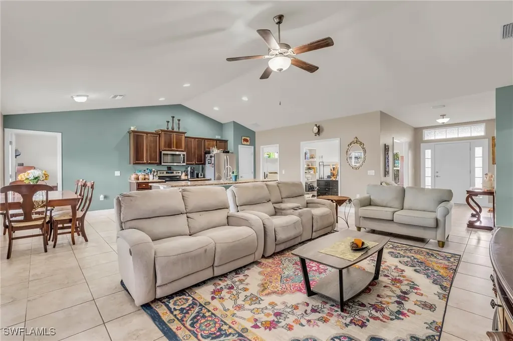 3006 NE 6th Place Cape Coral FL 33909