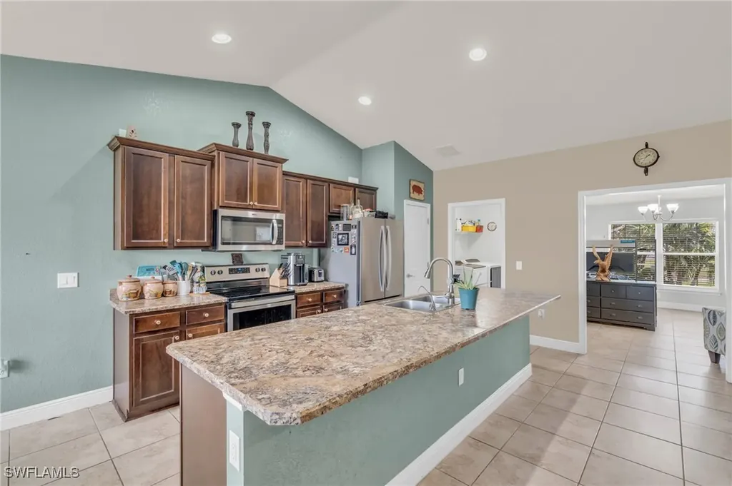 3006 NE 6th Place Cape Coral FL 33909