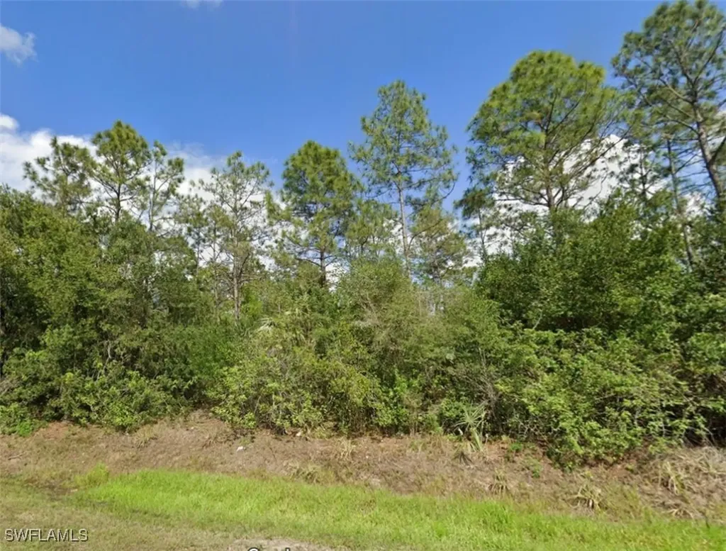 5060 44th Street NE Naples FL 34120