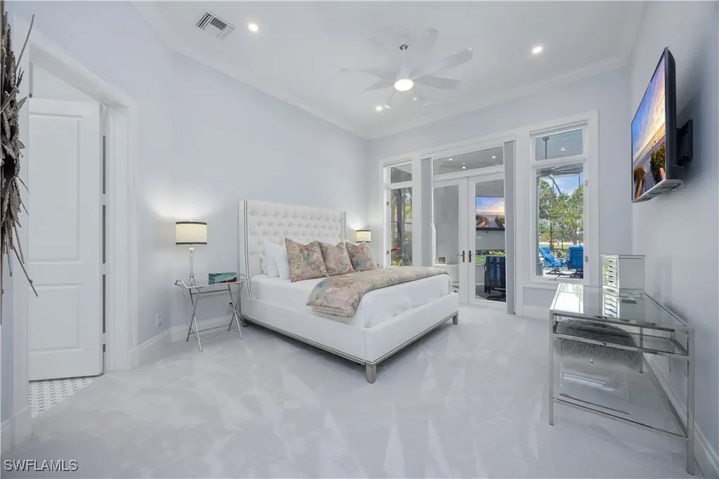 336 Edgemere Way E Naples FL 34105