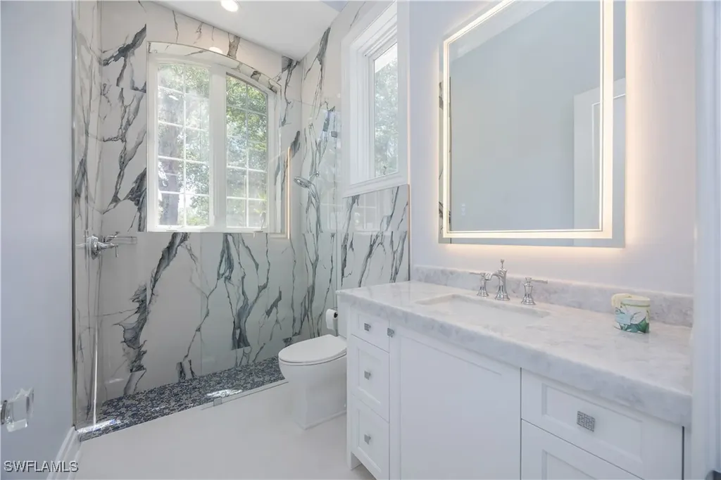 336 Edgemere Way E Naples FL 34105