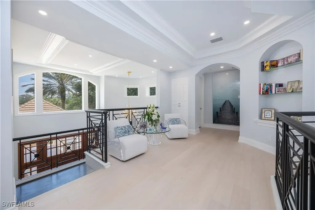 336 Edgemere Way E Naples FL 34105