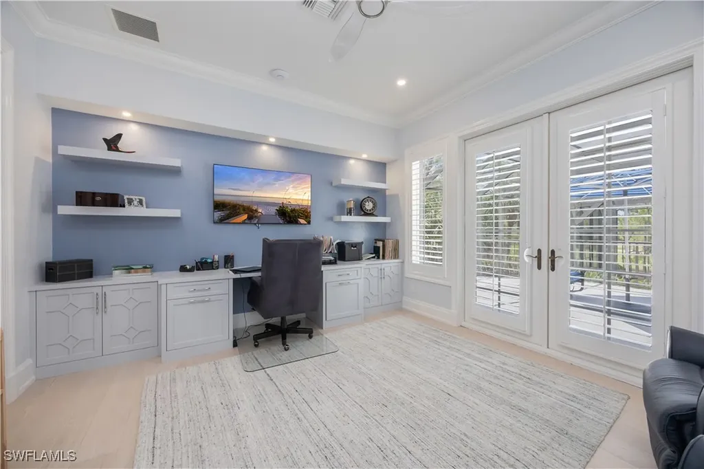336 Edgemere Way E Naples FL 34105