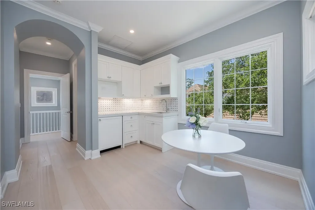 336 Edgemere Way E Naples FL 34105