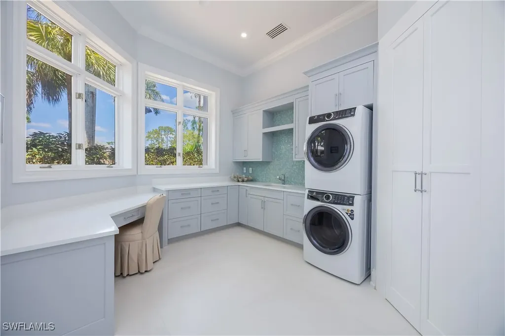 336 Edgemere Way E Naples FL 34105
