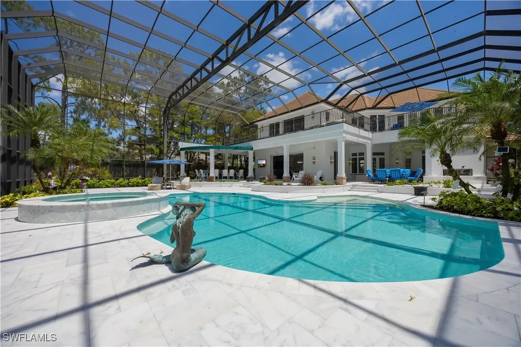 336 Edgemere Way E Naples FL 34105