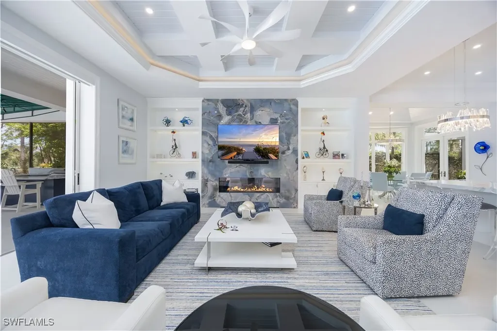 336 Edgemere Way E Naples FL 34105