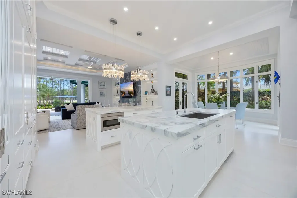 336 Edgemere Way E Naples FL 34105