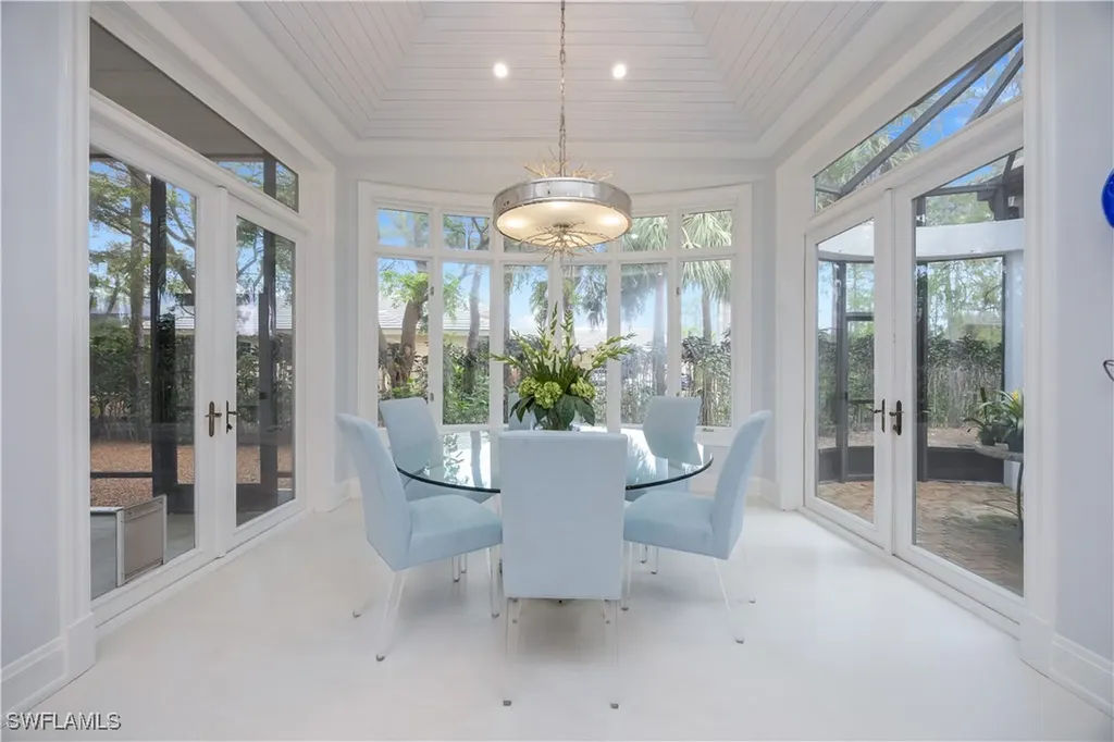 336 Edgemere Way E Naples FL 34105