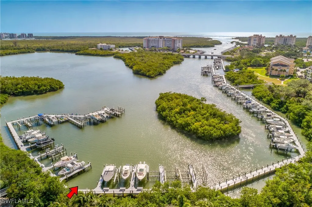 400 Bay Club Drive Naples FL 34110