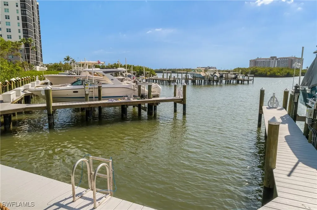 400 Bay Club Drive Naples FL 34110