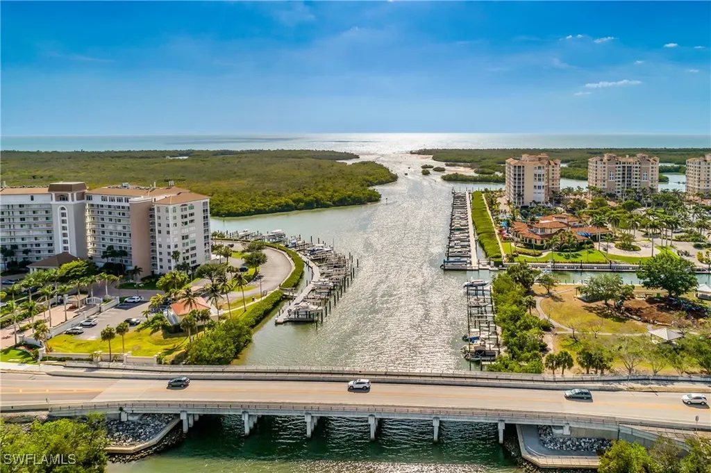 400 Bay Club Drive Naples FL 34110