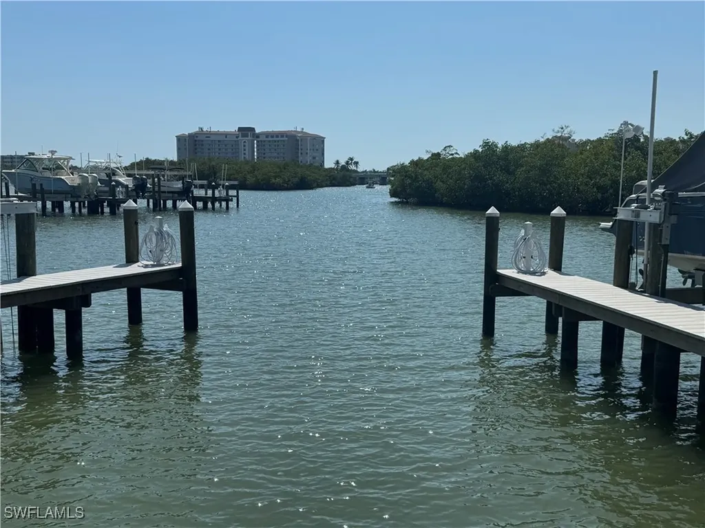 400 Bay Club Drive Naples FL 34110